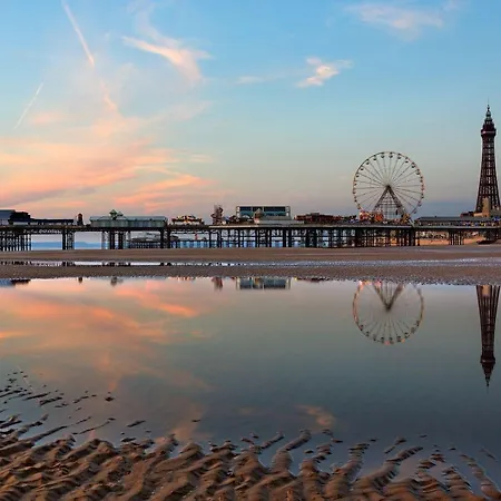 Two Bedroom Apartment Blackpool Town Centre-2