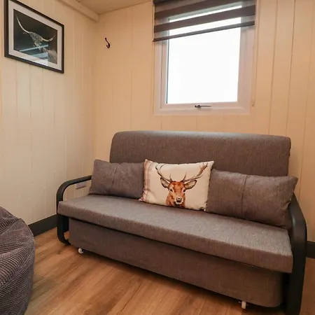 Hillcrest Shepherds Hut-3