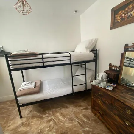 Alexander Hotel Fully Refurbished All Rooms En-Suite-3