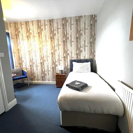 Central Cove Guesthouse-3