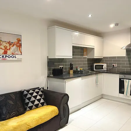 Winter Gardens Service Apartments 2 By Blackpool Service Apartments-3