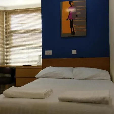 Oyo Wave Crest Hotel-2