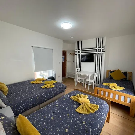 Ariana House Hotel-Families And Couples Only-2