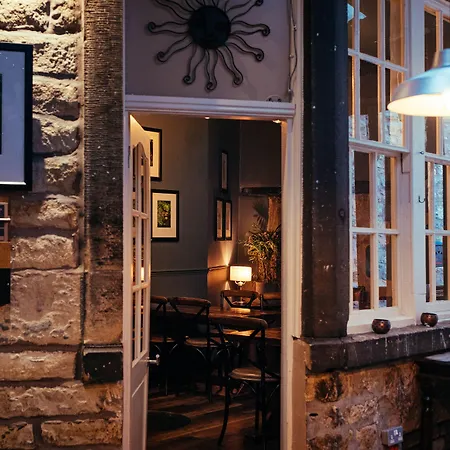 The Sun Hotel & Bar-3