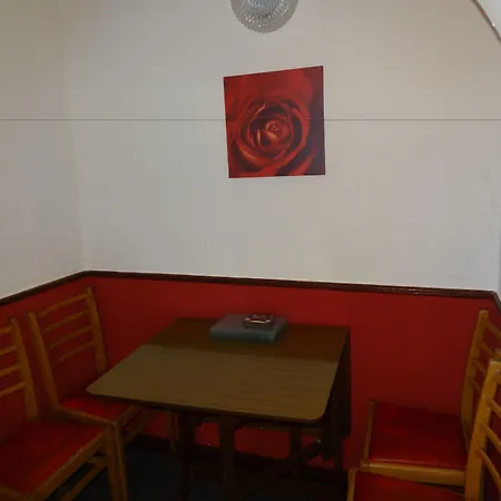 Lindisfarne Holiday Apartments - Families & Couples Only-2