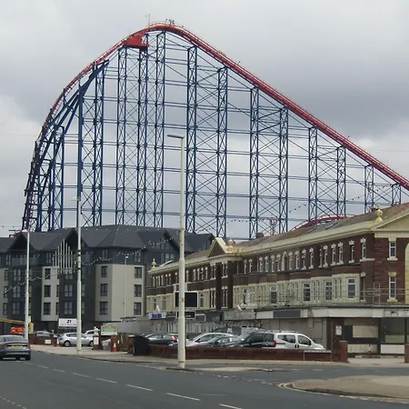 Alderley Hotel Blackpool-2