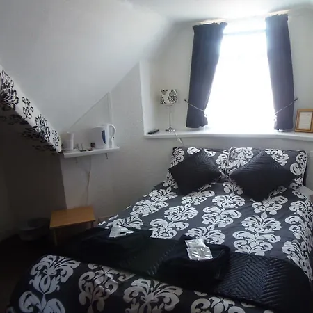 Oban House-2