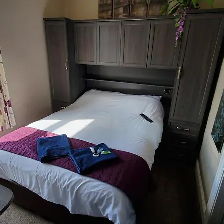 Leecliff Guest House-2