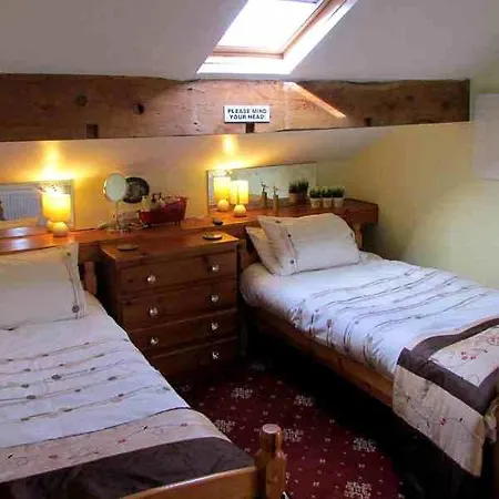 Marston Villa-3