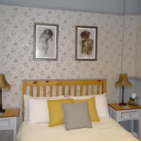 J'S Mayfair Guest House-2