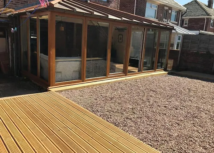The Beach House South - Blackpool - Entire Holiday Home