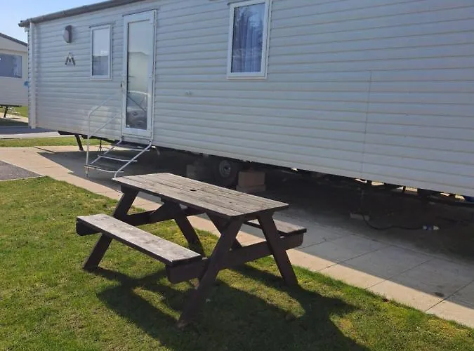 Edwards Holiday Home Blackpool met een Zwembad
