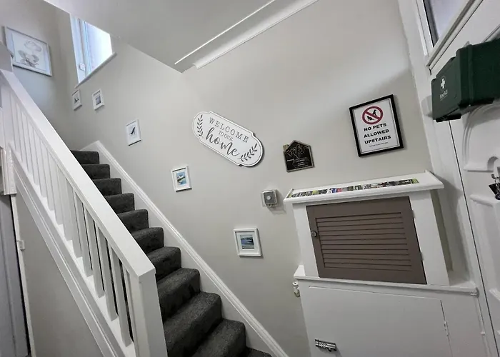 Kim Family Holiday Get-Away 4 Bedrooms 2 Baths Blackpool