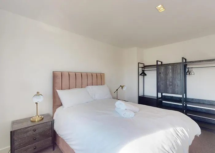 Pet friendly Low Greenlands Holiday Park - Luxury House & Luxury Glamping Pods Lancaster