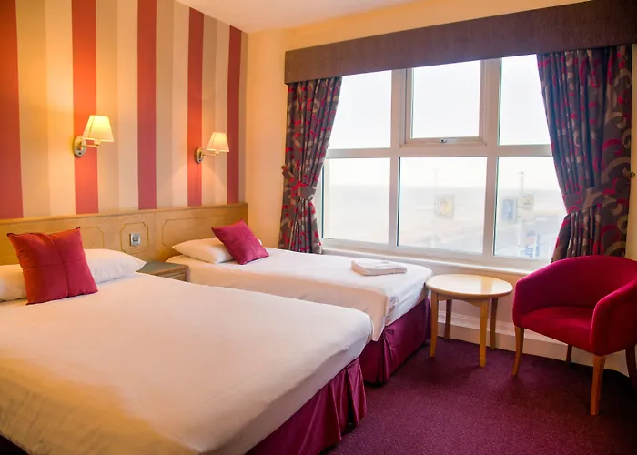 Blackpool hotels near The Grundy Art Gallery