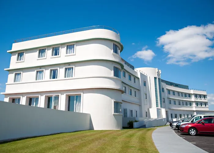Morecambe Pet Friendly Lodging and Hotels near Happy Mount Park